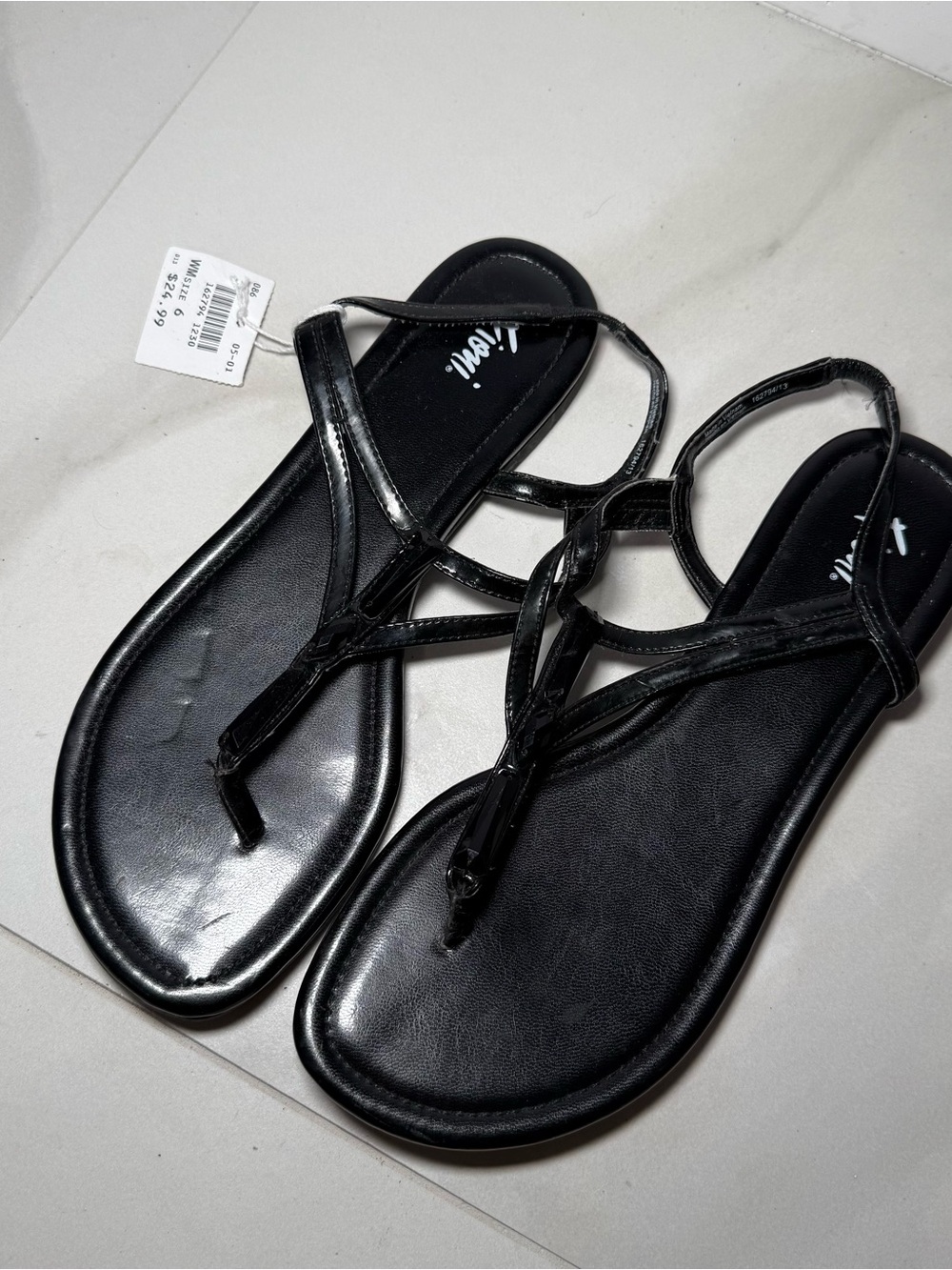 Women’s Black Strappy Toe-Post Sandals NWT Fioni